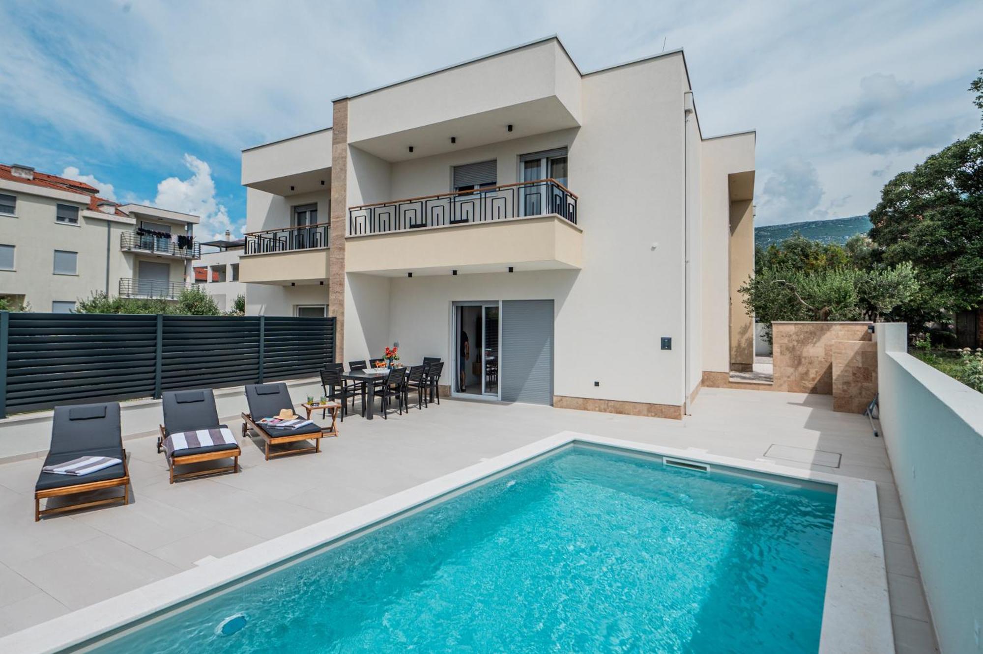 Villa Marin With Massage Pool, 3 Min Walk To The *